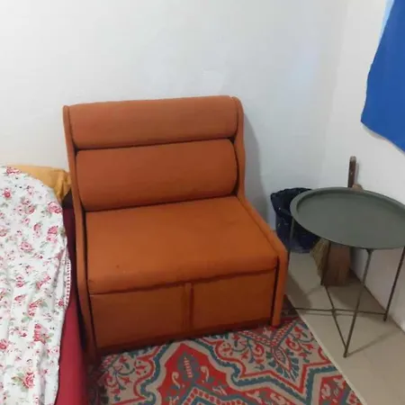 Apartment самостоятелна с душ с вход от тротоара на 3 мин пеш от автогара Varna